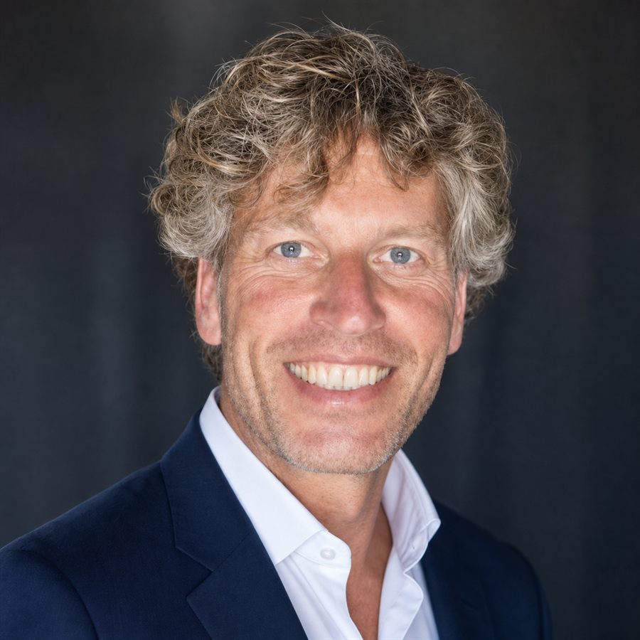 Portret van Ides Jansseune, erkend boekhouder-fiscalist en zaakvoerder van Jansseune & Co